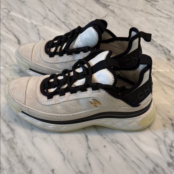 CHANEL Beige and Black Suede Low-Top Sneakers with Gold CC Accent - Picture 6 of 12